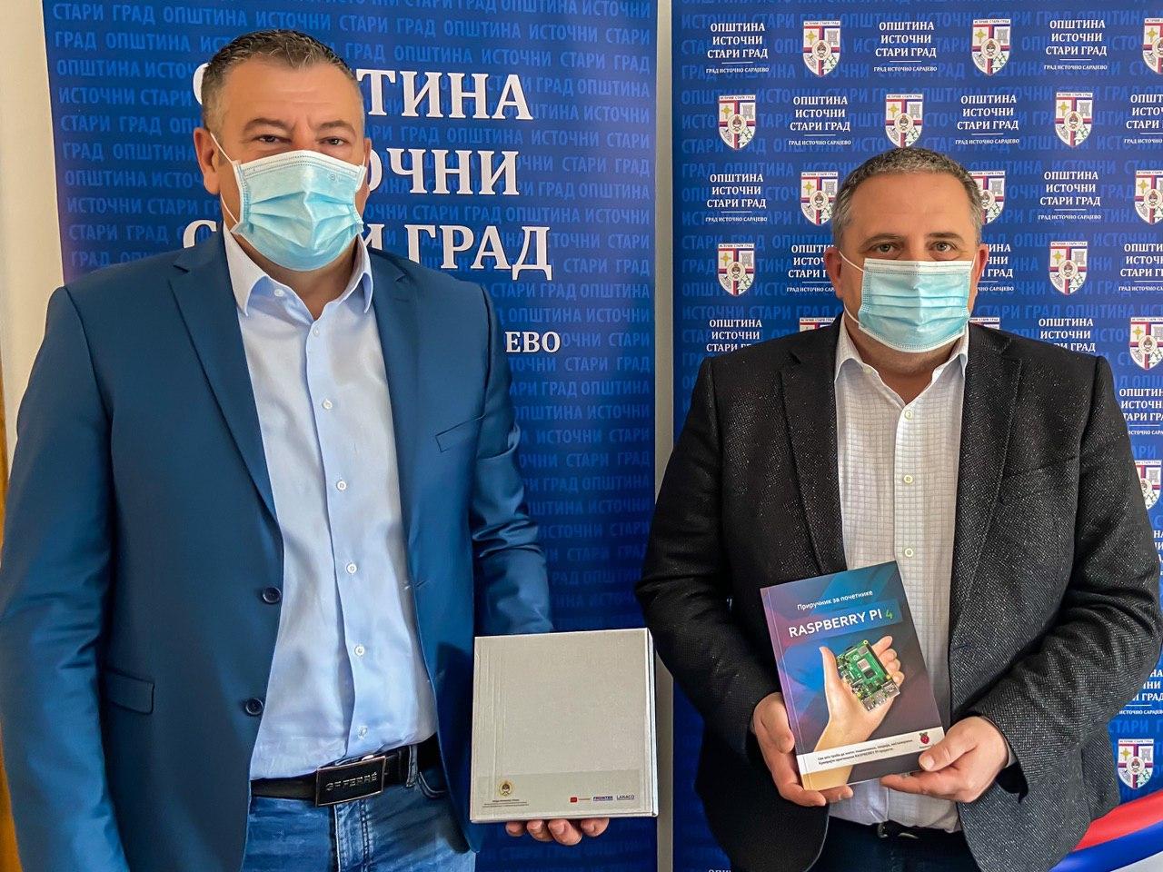 ISTOČNI STARI GRAD DOBIO RASPBERI PAJ RAČUNARE  ZA OSNOVCE