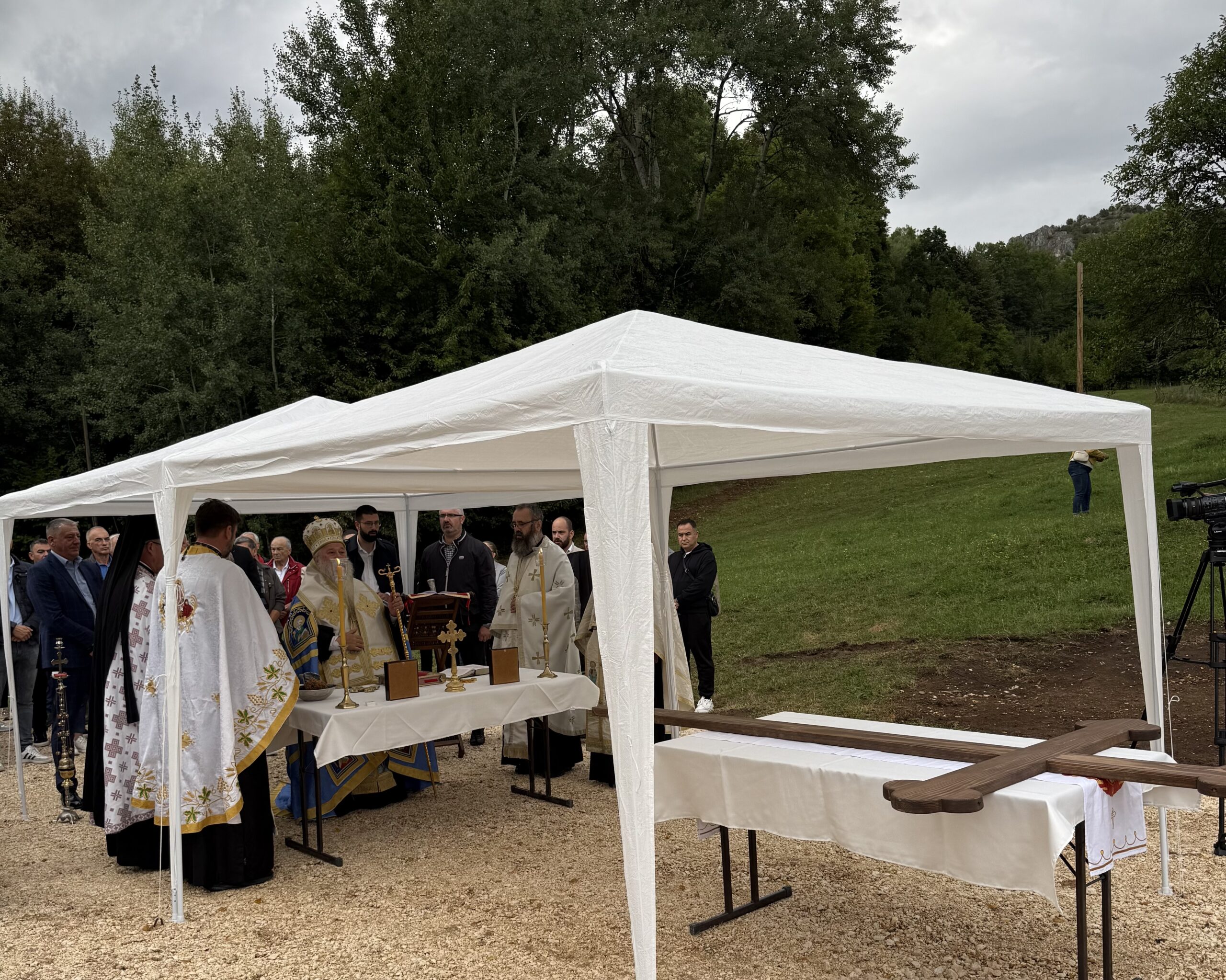 ОСВЕЋЕНО ЗЕМЉИШТЕ ЗА ИЗГРАДЊУ ЦРКВЕ У БУЛОЗИМА