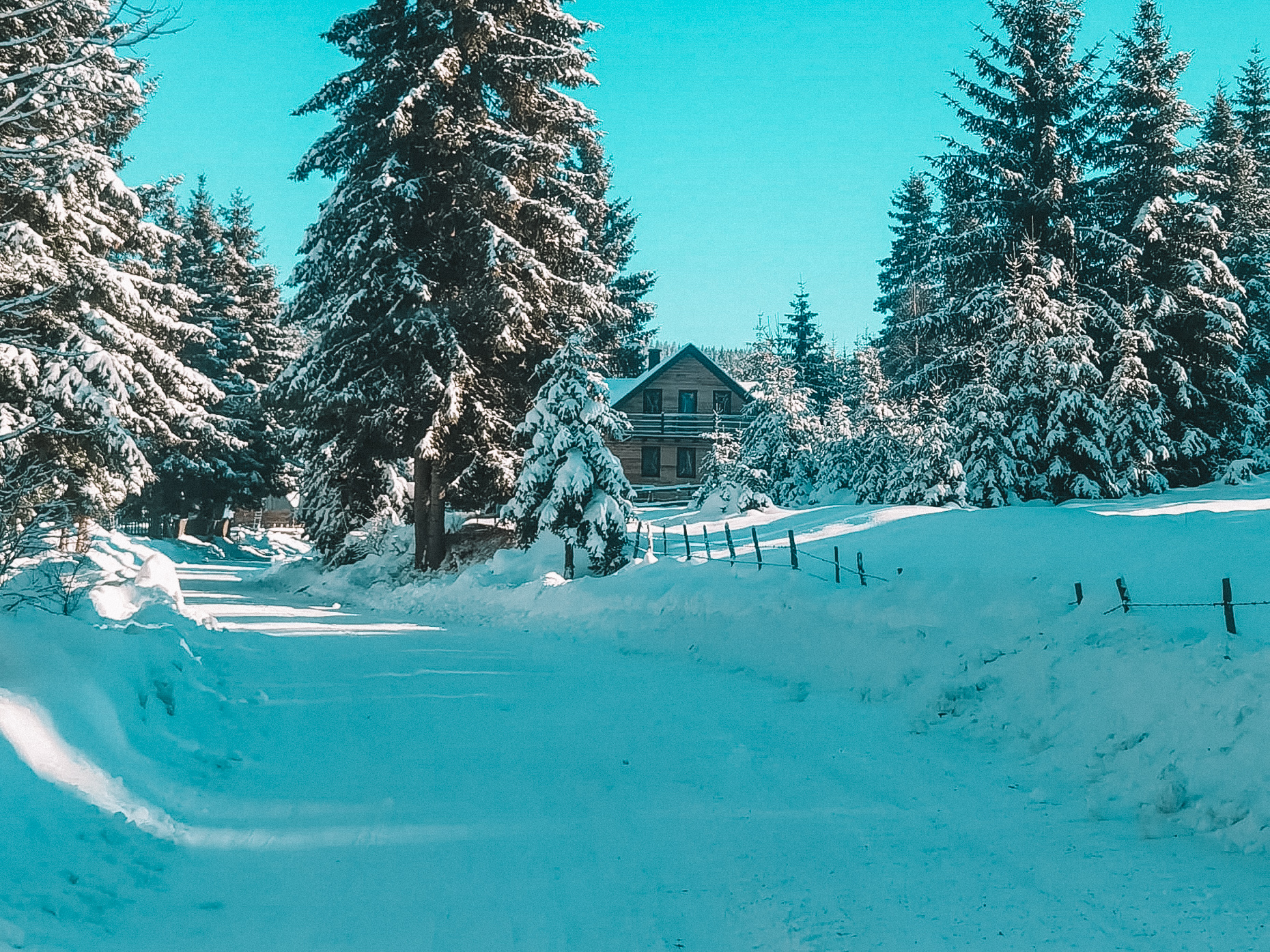 САОБРАЋАЈНИЦЕ У ИСТОЧНОМ СТАРОМ ГРАДУ ПРОХОДНЕ