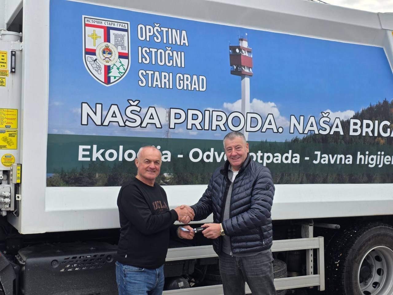 ДОНАЦИЈА НОВОГ КАМИОНА УНАПРЕЂУЈЕ КОМУНАЛНЕ УСЛУГЕ У ОПШТИНИ ИСТОЧНИ СТАРИ ГРАД